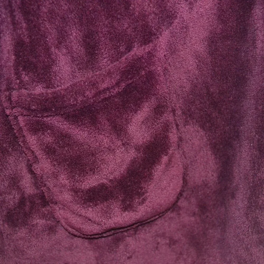 Victoria Secret women fluffy bath robe. Size Small and X/SMALL. Color burgundy. - Picture 5 of 8